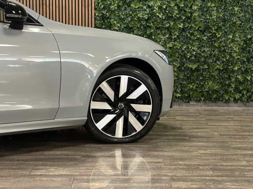 Volvo  V90 T8 AWD Recharge Ultra Ultimate Dark | Schuifdak | Trekhaak | 455pk | Head-Up Display | Harman Kar... ActivLease financial lease