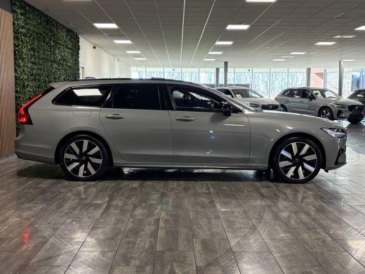 Volvo  V90 T8 AWD Recharge Ultra Ultimate Dark | Schuifdak | Trekhaak | 455pk | Head-Up Display | Harman Kar... ActivLease financial lease