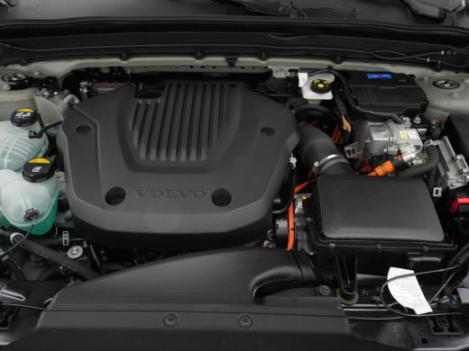 Volvo  XC40 T4 Recharge Core Bright | Trekhaak | Keyless | Stoel- & Stuurverwarming | 19" | Cruise Control | ... ActivLease financial lease