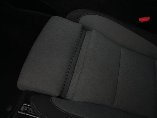 Volvo  XC40 T4 Recharge Core Bright | Trekhaak | Keyless | Stoel- & Stuurverwarming | 19" | Cruise Control | ... ActivLease financial lease