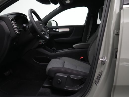 Volvo  XC40 T4 Recharge Core Bright | Trekhaak | Keyless | Stoel- & Stuurverwarming | 19" | Cruise Control | ... ActivLease financial lease