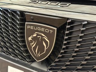 Peugeot e-5008 Allure Long Range 96 kWh Direct Beschikbaar! | Warmtepomp | Trekhaak | Navigatie | Long Range! | ...