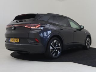 Volkswagen ID.4 Family 77 kWh 204PK | Achteruitrijcamera | warmtepomp | Panoramadak | Navigatie Apple carplay And...
