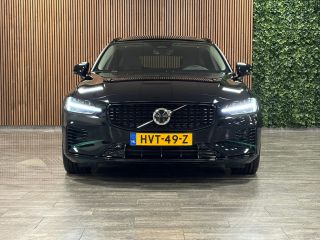 Volvo  V60 T6 AWD Recharge Ultra Dark | Trekhaak | Schuifdak | Head-Up Display | Harman Kardon | Adaptieve C...