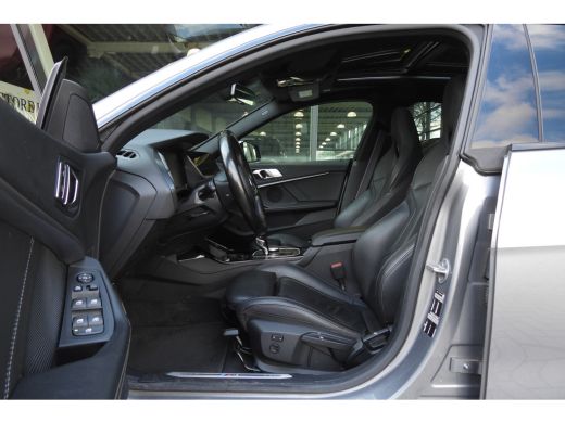 BMW 2 Serie 218i High Executive M Sport Automaat / Panoramadak / Achteruitrijcamera /  M Sportonderstel / Stu... ActivLease financial lease