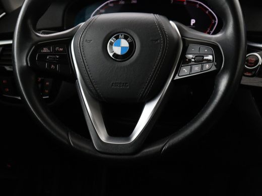 BMW 5 Serie 520i High Executive | Panoramadak | Leder | Trekhaak | Stoelverwarming | Camera | Live Cockpit | ... ActivLease financial lease