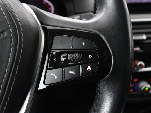 BMW 5 Serie 520i High Executive | Panoramadak | Leder | Trekhaak | Stoelverwarming | Camera | Live Cockpit | ... ActivLease financial lease