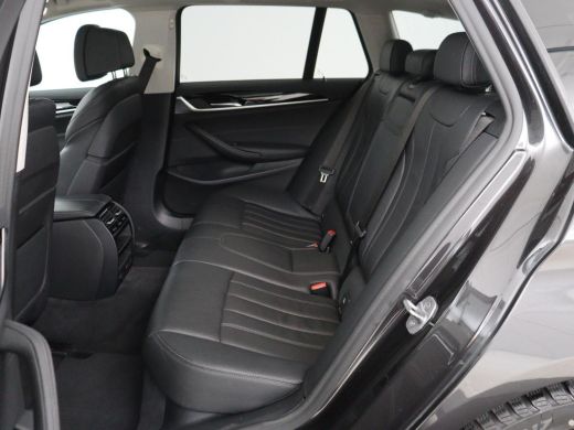 BMW 5 Serie 520i High Executive | Panoramadak | Leder | Trekhaak | Stoelverwarming | Camera | Live Cockpit | ... ActivLease financial lease