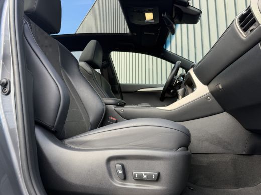 Lexus NX 300h AWD F SPORT | Pano dak | 12 mnd BOVAG Garantie | Rijklaar!! ActivLease financial lease