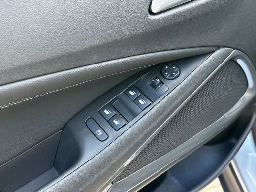 Opel Crossland 1.2 110 PK Turbo Elegance | NAVIGATIE + APPLE CARPLAY/ANDROID AUTO| CAMERA| PARKEERSENSOREN VOOR ... ActivLease financial lease