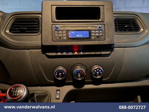 Renault Master 2.3 dCi 145pk Bakwagen 232cm Hoog Laadklep Zijdeur Euro6 Airco | LED | Lat om Lat betimmering | C... ActivLease financial lease