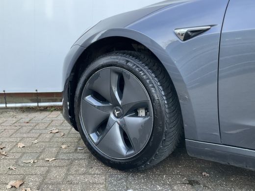 Tesla Model 3 Standard RWD Plus SOH 92% LFP Trekhaak Autopilot Stoelverw. 60 kWh ActivLease financial lease