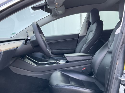 Tesla Model 3 Standard RWD Plus SOH 92% LFP Trekhaak Autopilot Stoelverw. 60 kWh ActivLease financial lease