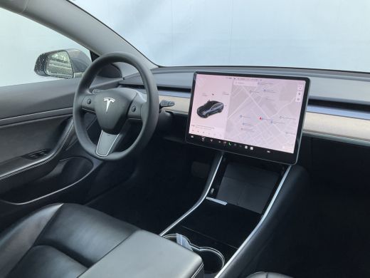 Tesla Model 3 Standard RWD Plus SOH 92% LFP Trekhaak Autopilot Stoelverw. 60 kWh ActivLease financial lease