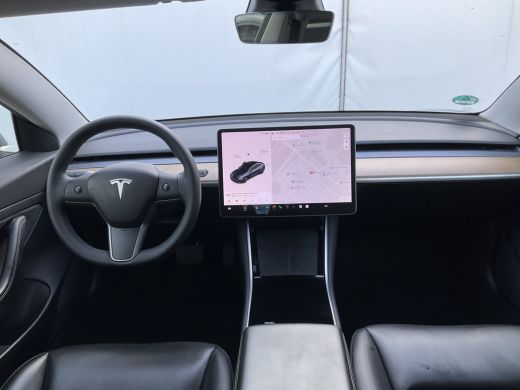 Tesla Model 3 Standard RWD Plus SOH 92% LFP Trekhaak Autopilot Stoelverw. 60 kWh ActivLease financial lease