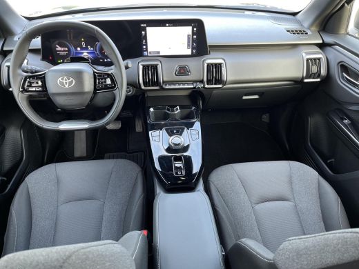 Toyota Urban Cruiser Dynamic 61 kWh | Navigatie | Apple CarPlay/Android auto | Achteruitrijcamera ActivLease financial lease