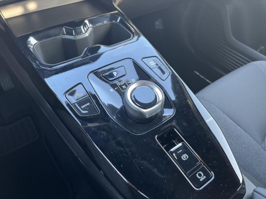 Toyota Urban Cruiser Dynamic 61 kWh | Navigatie | Apple CarPlay/Android auto | Achteruitrijcamera ActivLease financial lease