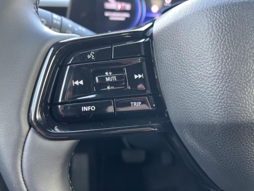 Toyota Urban Cruiser Dynamic 61 kWh | Navigatie | Apple CarPlay/Android auto | Achteruitrijcamera ActivLease financial lease