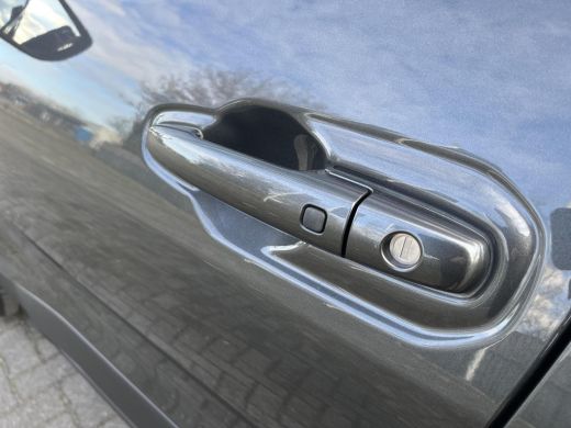 Toyota Urban Cruiser Dynamic 61 kWh | Navigatie | Apple CarPlay/Android auto | Achteruitrijcamera ActivLease financial lease