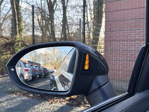 Volkswagen Arteon eHYBRID 218PK DSG R-LINE BUSINESS+ TREKHAAK/360CAMERA/IQ-LIGHT ActivLease financial lease