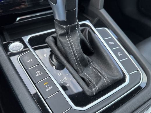 Volkswagen Arteon eHYBRID 218PK DSG R-LINE BUSINESS+ VOL.LEDER/360CAMERA/HEAD-UP/TREKHAAK ActivLease financial lease