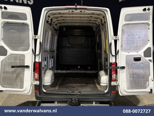 Volkswagen Crafter 2.0 TDI L3H3 L2H2 Euro6 Airco | Navigatie | Camera | 2500kg Trekhaak | Apple Carplay | Cruisecont... ActivLease financial lease