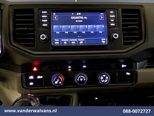 Volkswagen Crafter 2.0 TDI L3H3 L2H2 Euro6 Airco | Navigatie | Camera | 2500kg Trekhaak | Apple Carplay | Cruisecont... ActivLease financial lease