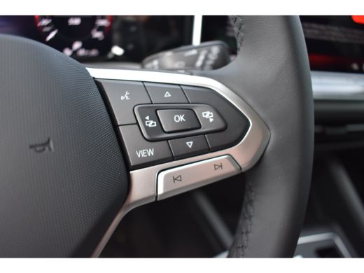 Volkswagen Golf Life Edition eHybrid | 'App-Connect' draadloze smartphone integratie | Achterbank in ongelijke de... ActivLease financial lease