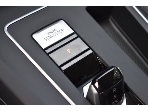 Volkswagen Golf Life Edition eHybrid | 'App-Connect' draadloze smartphone integratie | Achterbank in ongelijke de... ActivLease financial lease