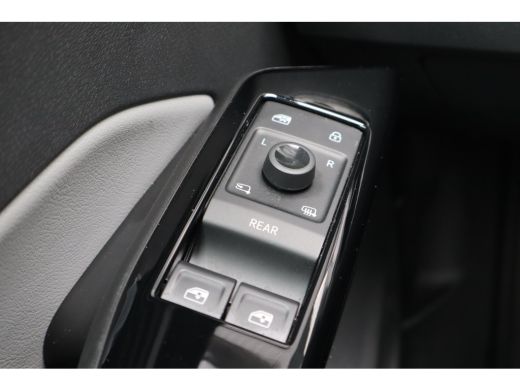 Volkswagen ID.3 First Plus 58 kWh 204PK | Achteruitrijcamera | Cruise control adaptief met Stop&Go | Keyless entry ActivLease financial lease