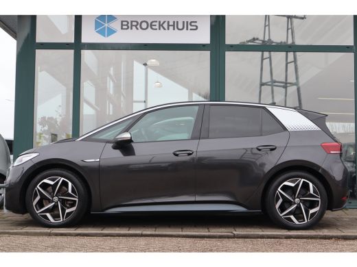 Volkswagen ID.3 First Plus 58 kWh 204PK | Achteruitrijcamera | Cruise control adaptief met Stop&Go | Keyless entry ActivLease financial lease
