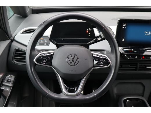 Volkswagen ID.3 First Plus 58 kWh 204PK | Achteruitrijcamera | Cruise control adaptief met Stop&Go | Keyless entry ActivLease financial lease
