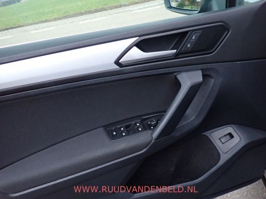 Volkswagen Tiguan 1.5 TSI ACT R-LINE CARPLAY / ACC / VIRTUAL-DISPLAY / KEYLESS ActivLease financial lease