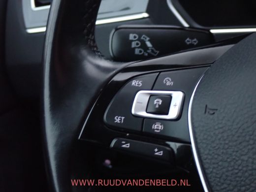 Volkswagen Tiguan 1.5 TSI ACT R-LINE CARPLAY / ACC / VIRTUAL-DISPLAY / KEYLESS ActivLease financial lease
