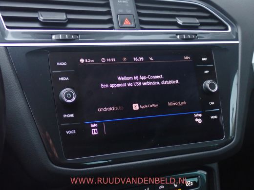 Volkswagen Tiguan 1.5 TSI ACT R-LINE CARPLAY / ACC / VIRTUAL-DISPLAY / KEYLESS ActivLease financial lease