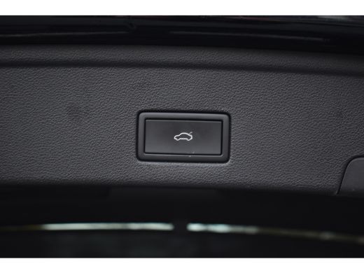 Volkswagen Touareg 3.0 TSi eHybrid ELEGANCE 4MOTION HEAD-UP/LUCHTVERING/PANORAMADAK ActivLease financial lease