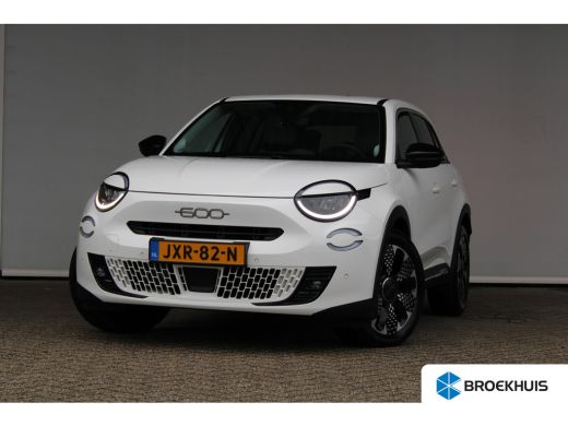 Fiat 600 1.2 Hybrid La Prima Lederen bekleding | Stoelverwarming | Camera | Navigatie | Adaptieve cruise c...