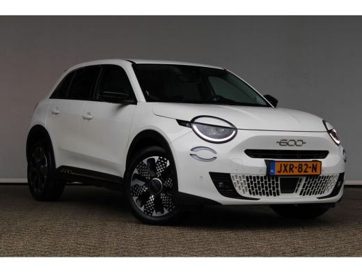 Fiat 600 1.2 Hybrid La Prima Lederen bekleding | Stoelverwarming | Camera | Navigatie | Adaptieve cruise c... ActivLease financial lease