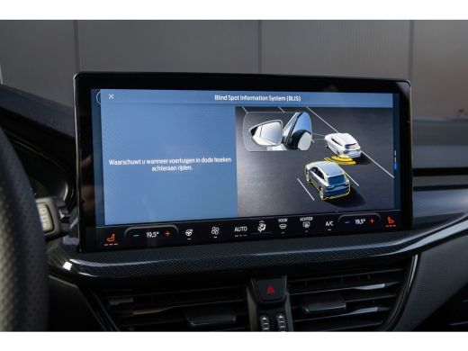 Ford Focus 1.0 125 EcoBoost Hybrid ST-Line Automaat | Adaptieve cruise | Head-up display | Trekhaak | Dodeho... ActivLease financial lease