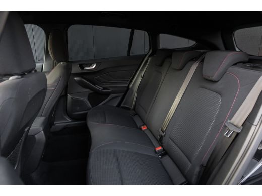 Ford Focus 1.0 125 EcoBoost Hybrid ST-Line Automaat | Adaptieve cruise | Head-up display | Trekhaak | Dodeho... ActivLease financial lease