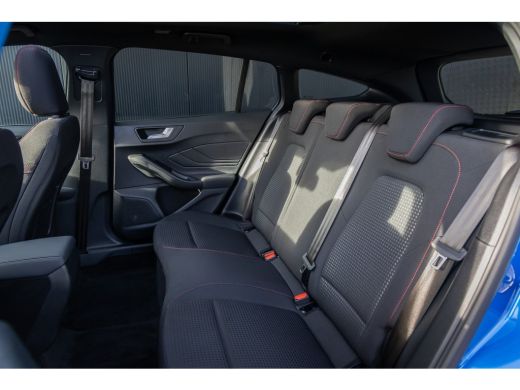 Ford Focus 1.0 155pk Hybrid ST Line Automaat | Panoramadak | Winter-pack | Privacy-glass | LED Verlichting |... ActivLease financial lease