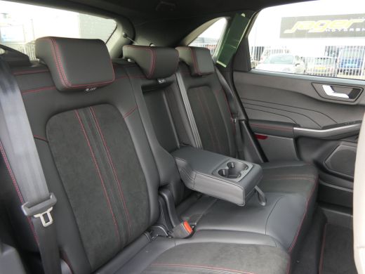 Ford Kuga 2.5 PHEV ST-Line X | Black Pack | Panoramadak | Trekhaak | B&O | Winterpack | AGR Stoelen | Matri... ActivLease financial lease