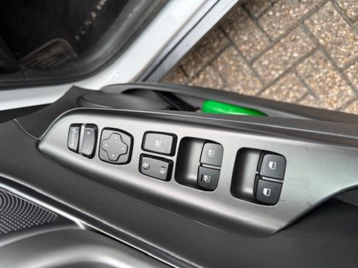 Hyundai Kona EV Premium 64 kWh | Leder | Stoel en stuur verwarming | Stoel ventilatie | | Achteruitrijcamera |... ActivLease financial lease