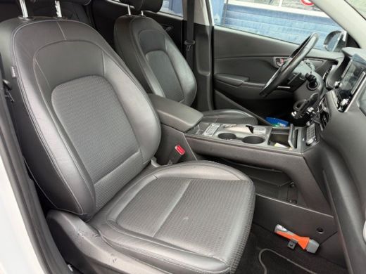 Hyundai Kona EV Premium 64 kWh | Leder | Stoel en stuur verwarming | Stoel ventilatie | | Achteruitrijcamera |... ActivLease financial lease