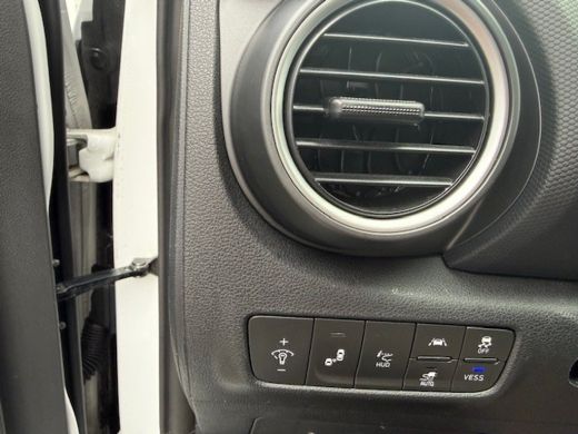 Hyundai Kona EV Premium 64 kWh | Leder | Stoel en stuur verwarming | Stoel ventilatie | | Achteruitrijcamera |... ActivLease financial lease