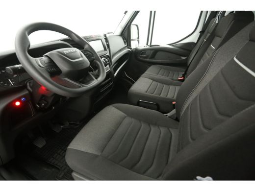 Iveco Daily 35S18H 3.0 410 | 180PK | Bakwagen | Zijdeur | Laadklep | Laadbak | Airco | 3 Zits | Carplay ActivLease financial lease