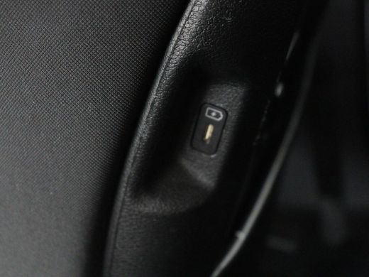 Kia Sportage 1.6 T-GDi Hybrid DynamicLine | Trekhaak | Adaptive cruise | Camera | Carplay | Navigatie | Digita... ActivLease financial lease