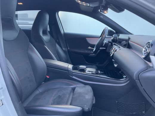 Mercedes-Benz A-Klasse 180 Aut7 Solution AMG Carplay Navi/Cam Stoelverw. Business ActivLease financial lease