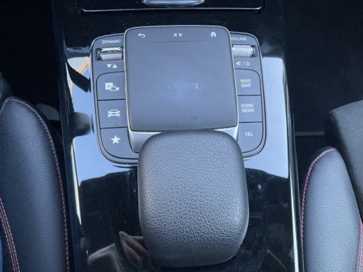 Mercedes-Benz A-Klasse 180 Aut7 Solution AMG Carplay Navi/Cam Stoelverw. Business ActivLease financial lease