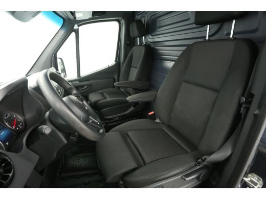 Mercedes-Benz Sprinter 317 CDI 170PK L2H2 | Airco | Camera | Cruise | Carplay | Stoelverw. | Navi ActivLease financial lease
